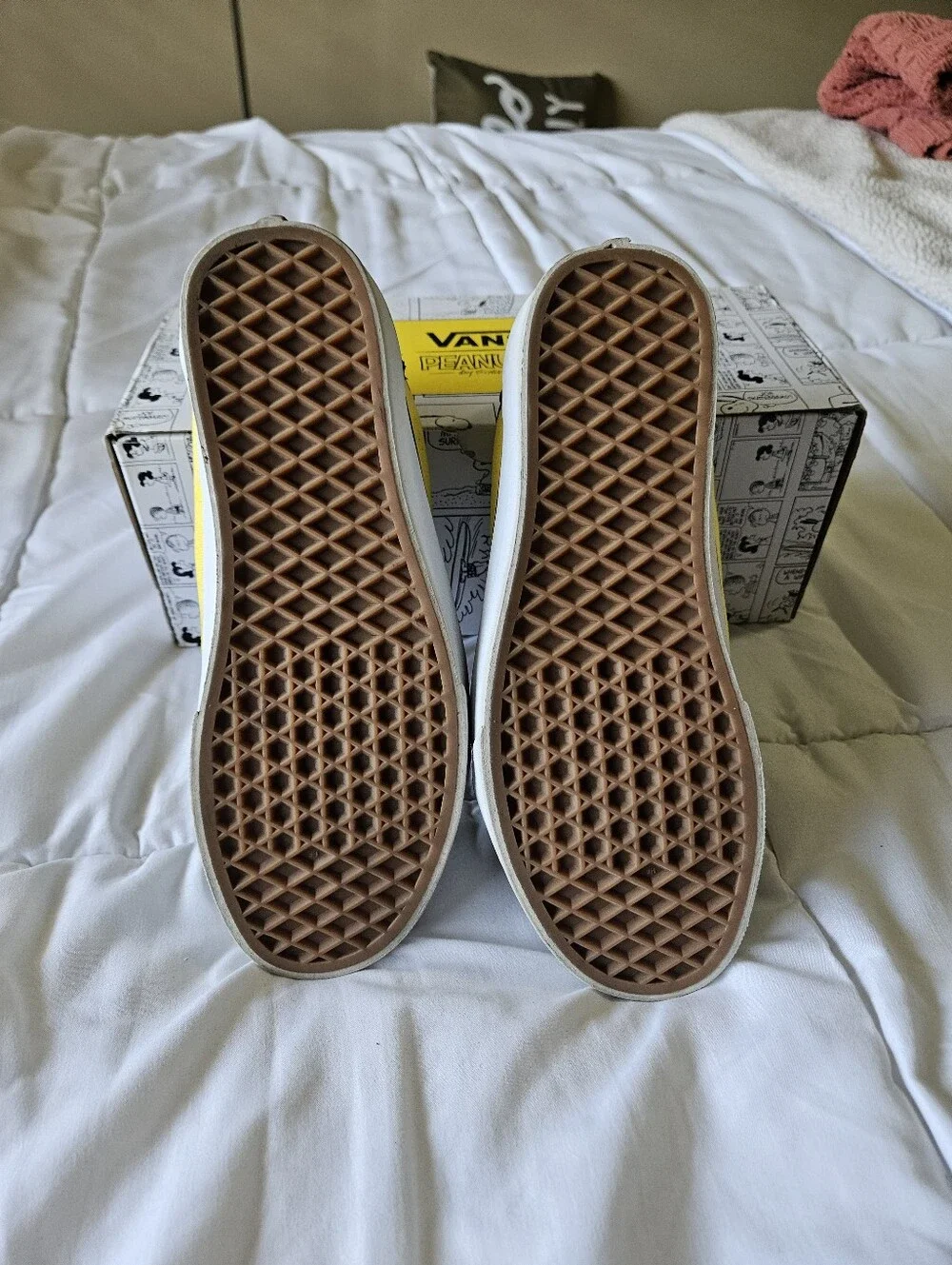 Vans x Peanuts Old Skool ‘Charlie Brown’ - Women's 8 (Rare/Collab)